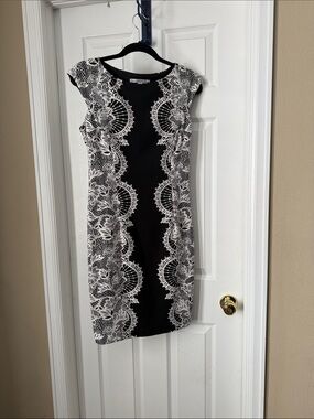 Maggy London Black and White Lace-Pattern Cap Sleeve Sheath Dres